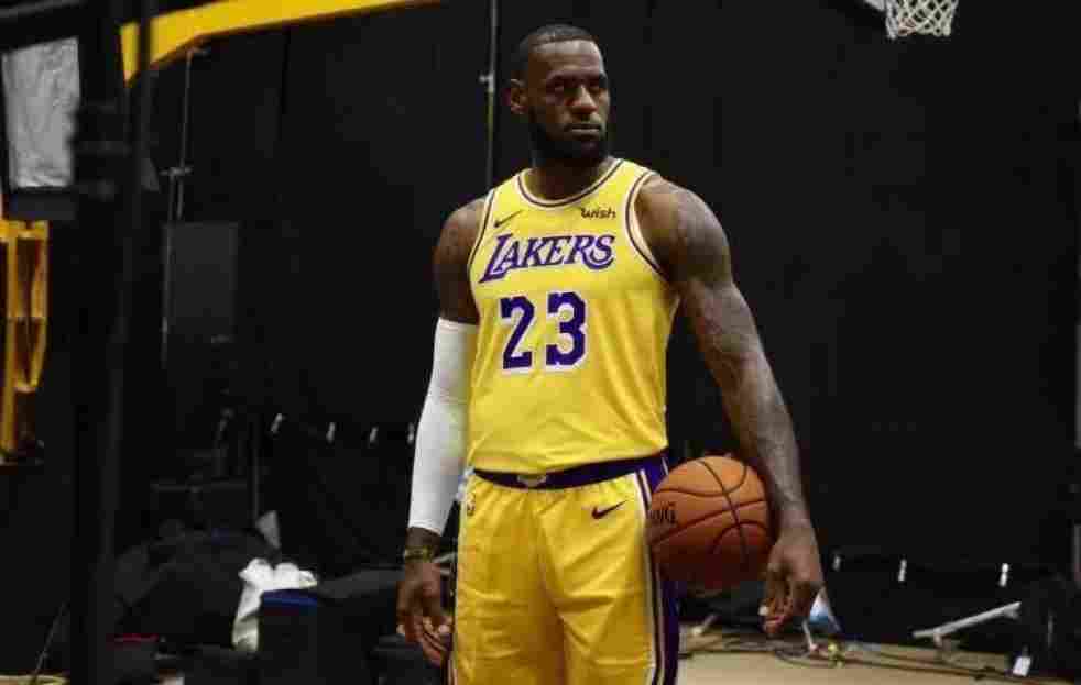 詹姆斯转会费多少?别被标题骗了,这事儿得从规则说起 詹姆斯转会费多少?别被标题骗了,这事儿得从规则说起